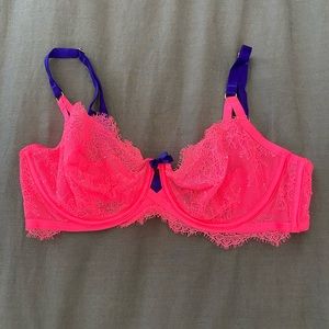 Victoria’s Secret Very Sexy Unlined Demi Bra